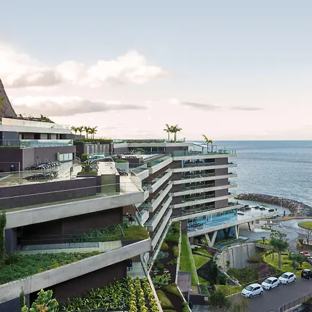 Resort Saccharum - And - Savoy Signature 5*