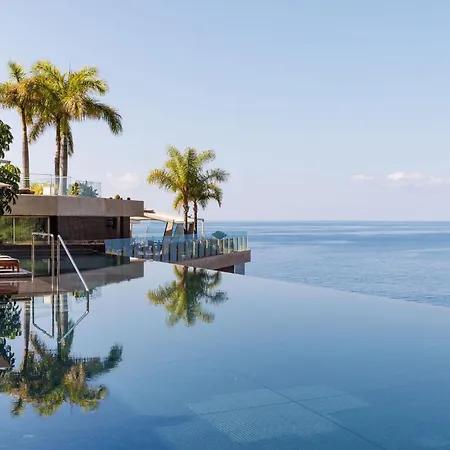 Saccharum - And - Savoy Signature Resort
