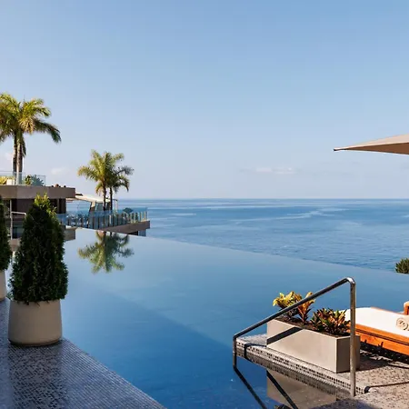 Resort Saccharum - And - Savoy Signature 5*