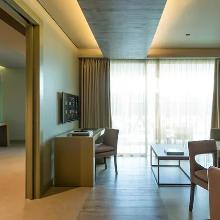 فندق Saccharum - And - Savoy Signature 5*