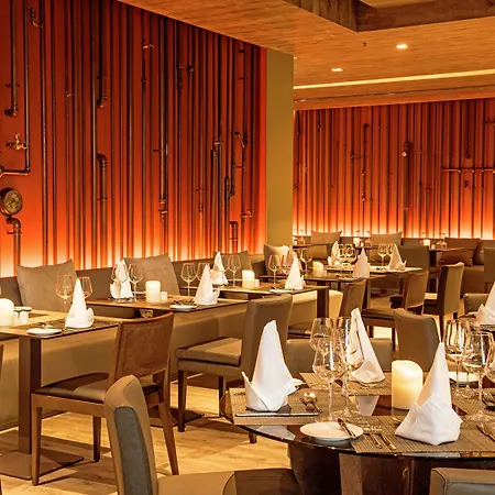 Saccharum - And - Savoy Signature 5* كالهيتا