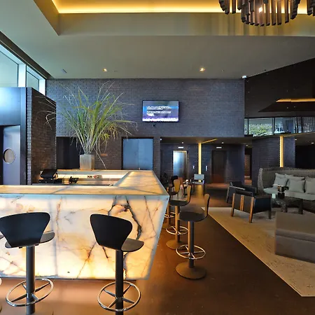 Saccharum - And - Savoy Signature Calheta