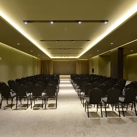 Saccharum - And - Savoy Signature Calheta